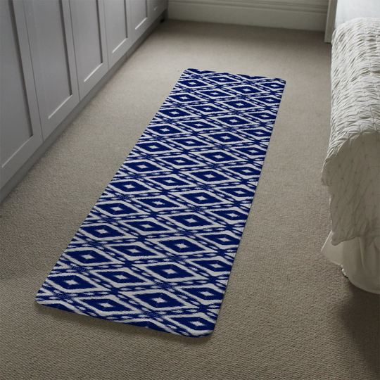Lasseter Tribal Art Ogee in Traditional Classic Designer Shaggy Navy/White Rug