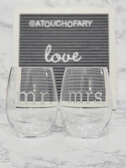 stemless Wine Glasses With Etched Mr & Mrs Engagement Wedding Gift