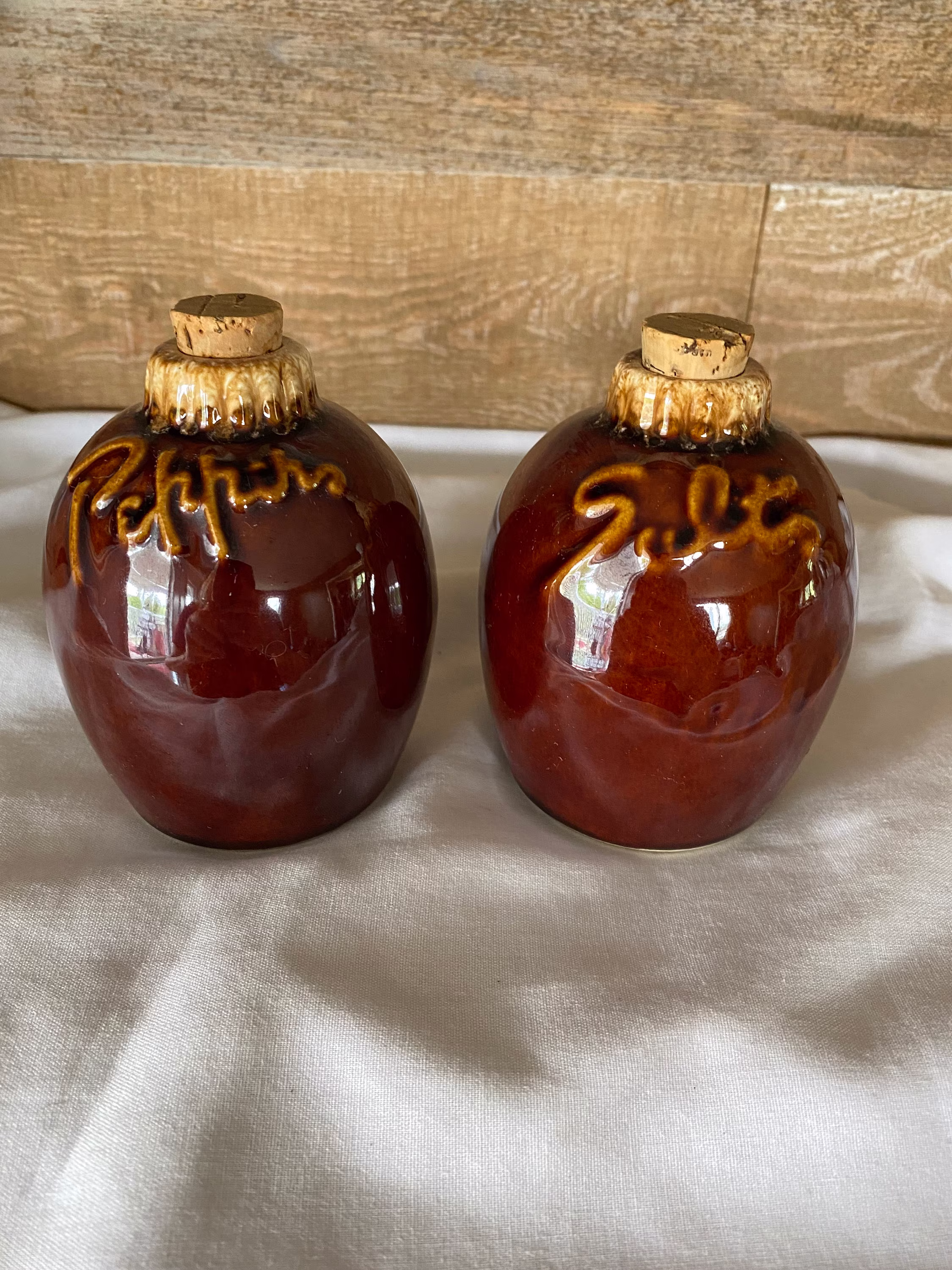 Mccoy Hull Pottery Salt & Pepper Shakers Brown Drip Cork Tops Collectible Vintage Tableware
