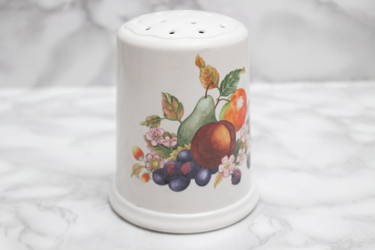 Vintage Flour Shaker, Fruit Print White Melamine Plastic, Sugar Bakeware, Dusting, Kitchen Utensils, Rustic Farmhouse Decor
