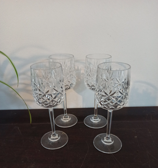 Set Of 4 Edinburgh Lead Crystal Wine Glasses. Excellent Condition