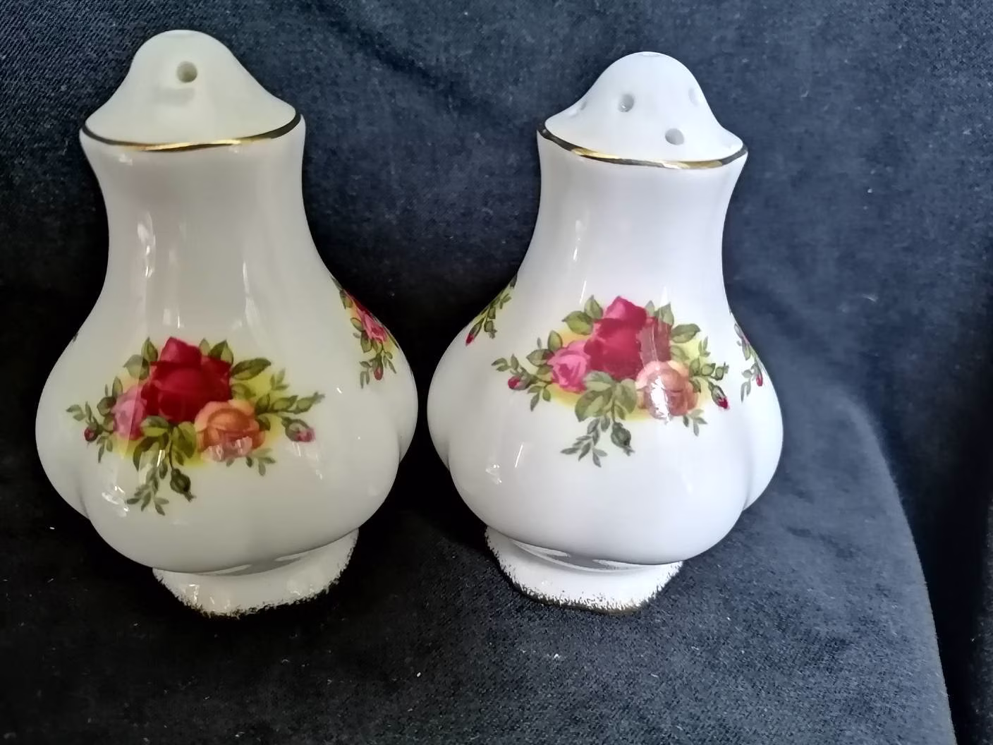 Vintage Royal Albert Old Country Roses Salt & Pepper Shaker