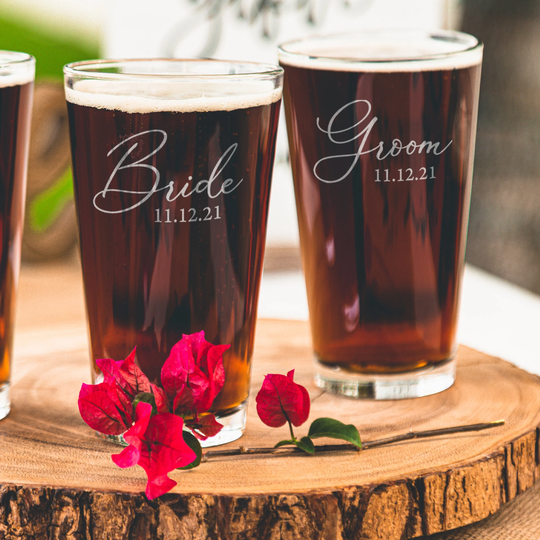 Bride & Groom Glasses - Etched Drinking For Newlyweds, Set Of 2, Beer Or Water Personalized With Wedding Date, Design Hh6