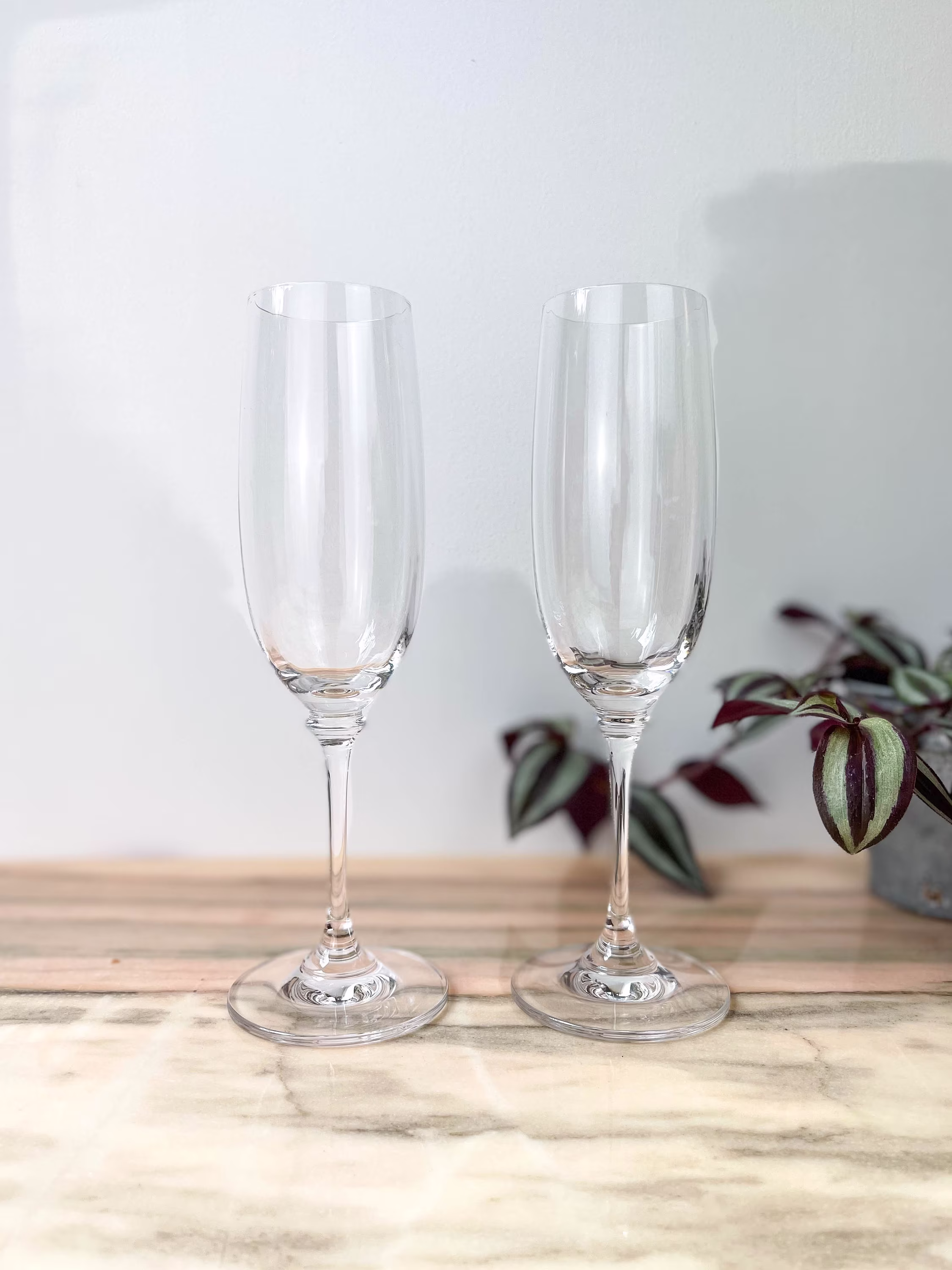 2 Mikasa Crystal Champagne Flutes Stephanie Pattern ~ Crystal Stemmed Glasses Vintage Glass 1992