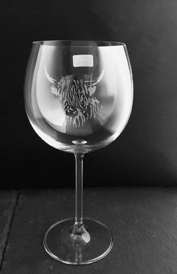 Highland Cow Engraved Dartington Crystal Gin Glass Balloon & Square Slate Coaster Gift Set