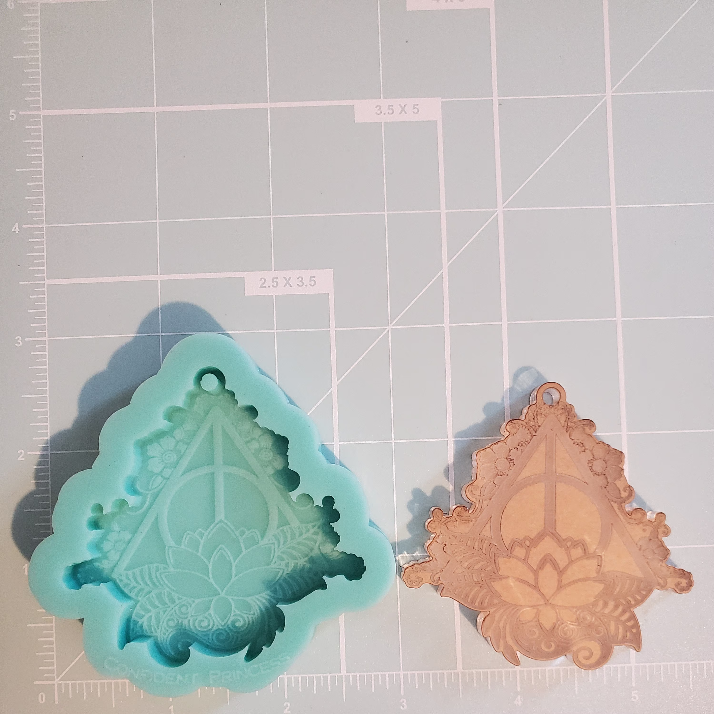 Witch Craft Keychain Mold