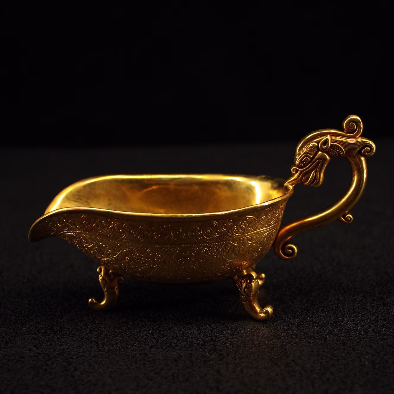 Collection Of Chinese Antiques Unearthed Pure Copper Hand-Made Gilt Triangle Cup.wn