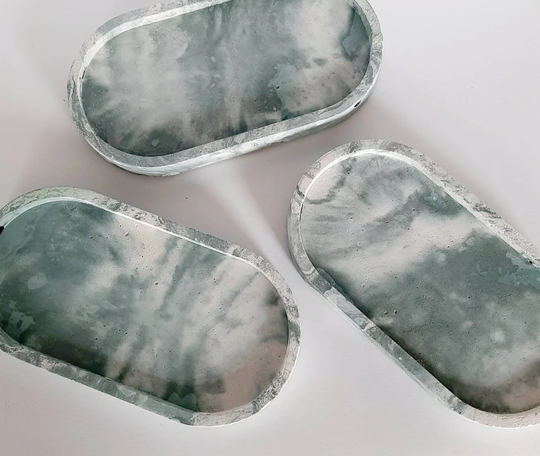 Oval Concrete Tray in Green & White
