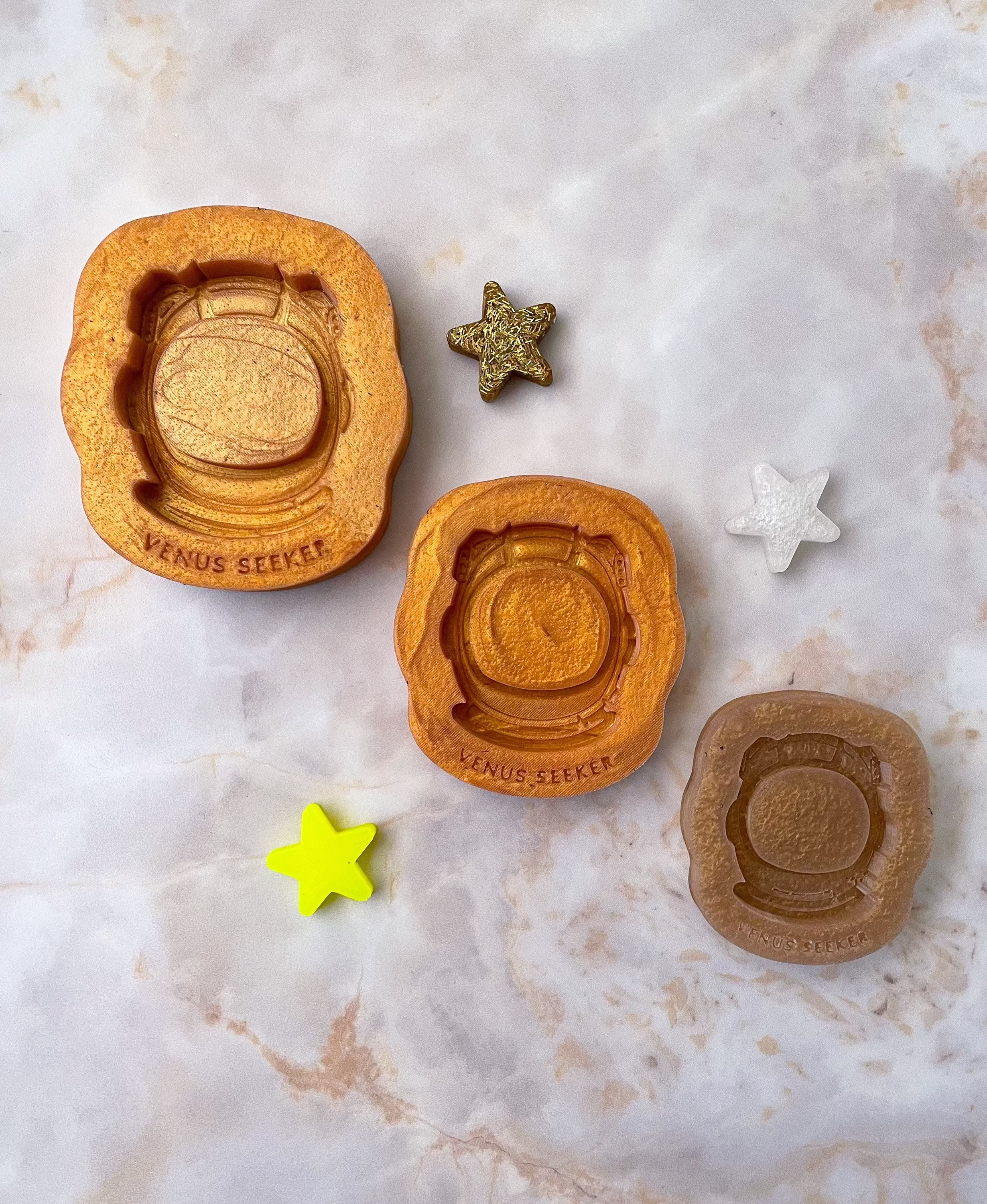 Space Helmet Shaker Mold | 3 Sizes Astronaut For Badge Reel, Phone Grip, Keychain./Molde De Astronauta Molds