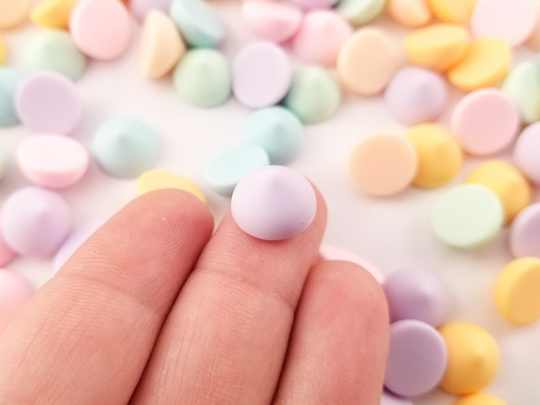 10 Resin Pastel Rainbow Candy Chip Cabochons, Fake Bake Chocolate Food Cabs, Kawaii Cabochons