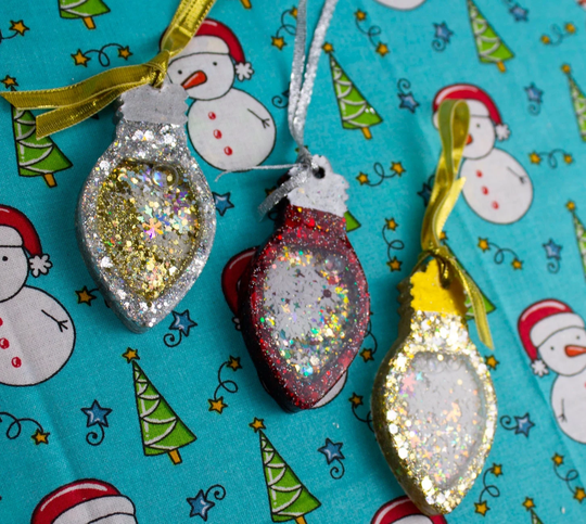 Shaker Ornament Snow Globe Charm Bulb Ornaments Christmas Resin Ornament Snowflake Shaker Charm Ornaments Tree