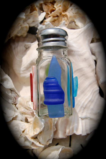 Sea Glass Salt & Pepper Shaker Made With Recycled Bottle "Tumbled Island Glass