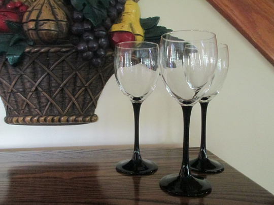 Luminarc Black Stemmed Wine Glasses, Glasses