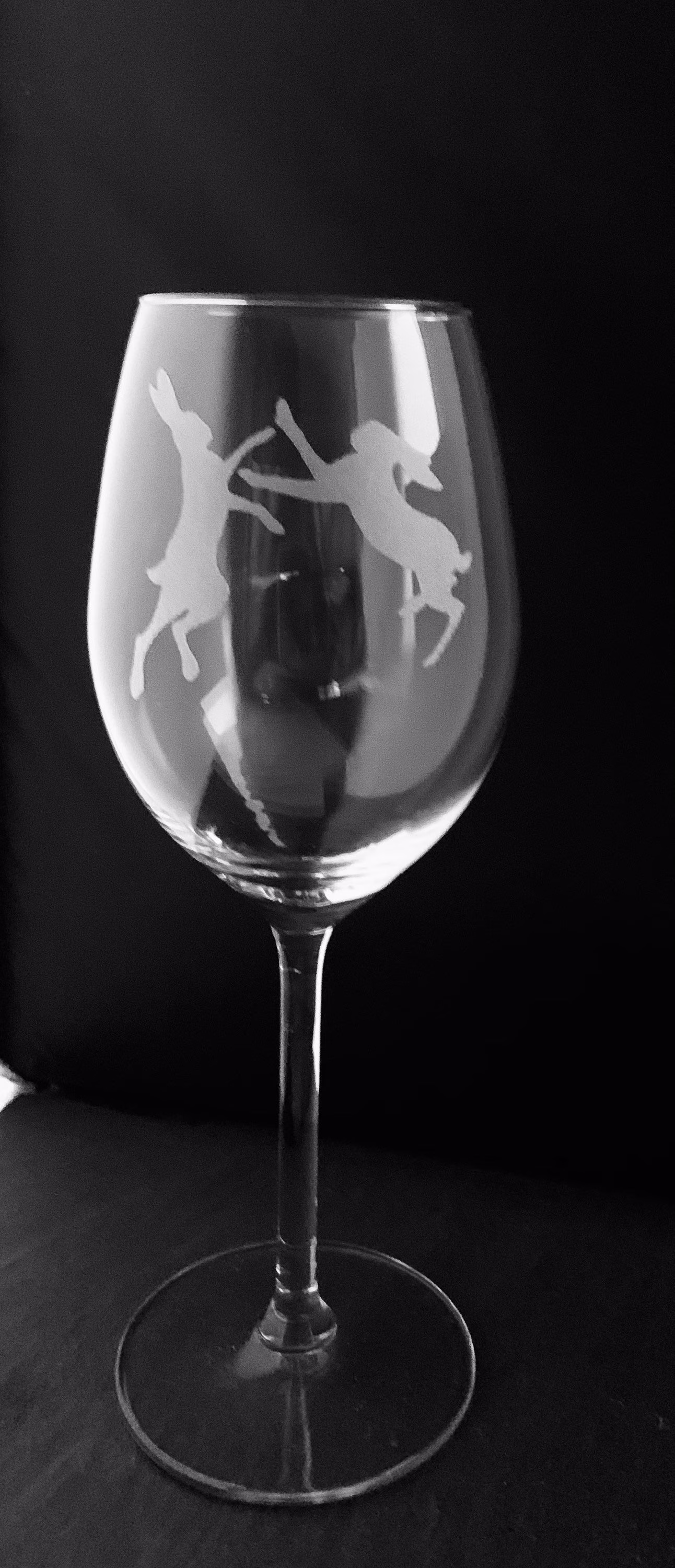 Hares Boxing Engraved Wine Glass Gift
