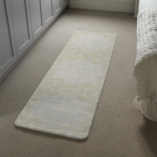 Krug Golden Star Ornament Designer Shaggy White/Gold Rug