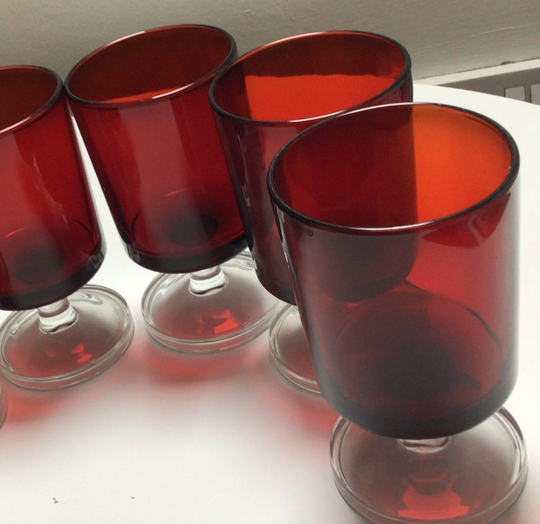 Luminarc Cavalier 4 French Ruby Red White Wine Glass. 10.5 cm Tall 5.5 Across No Chips Kitch Retro Vintage 1970 Mid Century Eams
