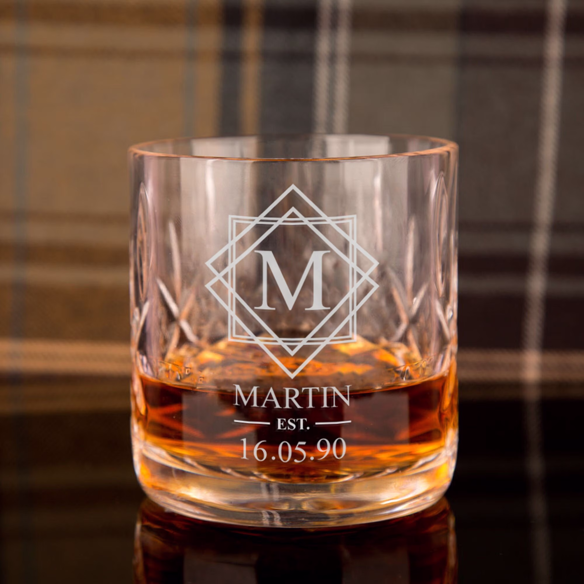 Personalised Engraved Crystal Whisky Glass | Custom Whiskey Name & Date Drinks Tumbler Gift For Dad, Grandad, Mum, Brother, Friend