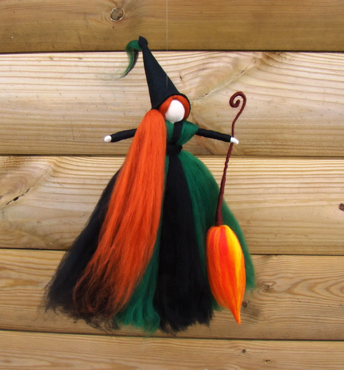Kitchen Witch Topper, Yule Fall Doll, Green Hedge Witch, Halloween Pagan Fall Decor, Trick Or Treat