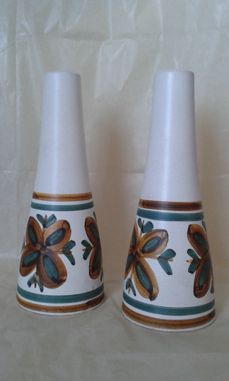 A Mediterranean Handpainted Ceramic Matching Salt & Pepper Floral Eating Utensil Dining Ware Colourful Tapas Table