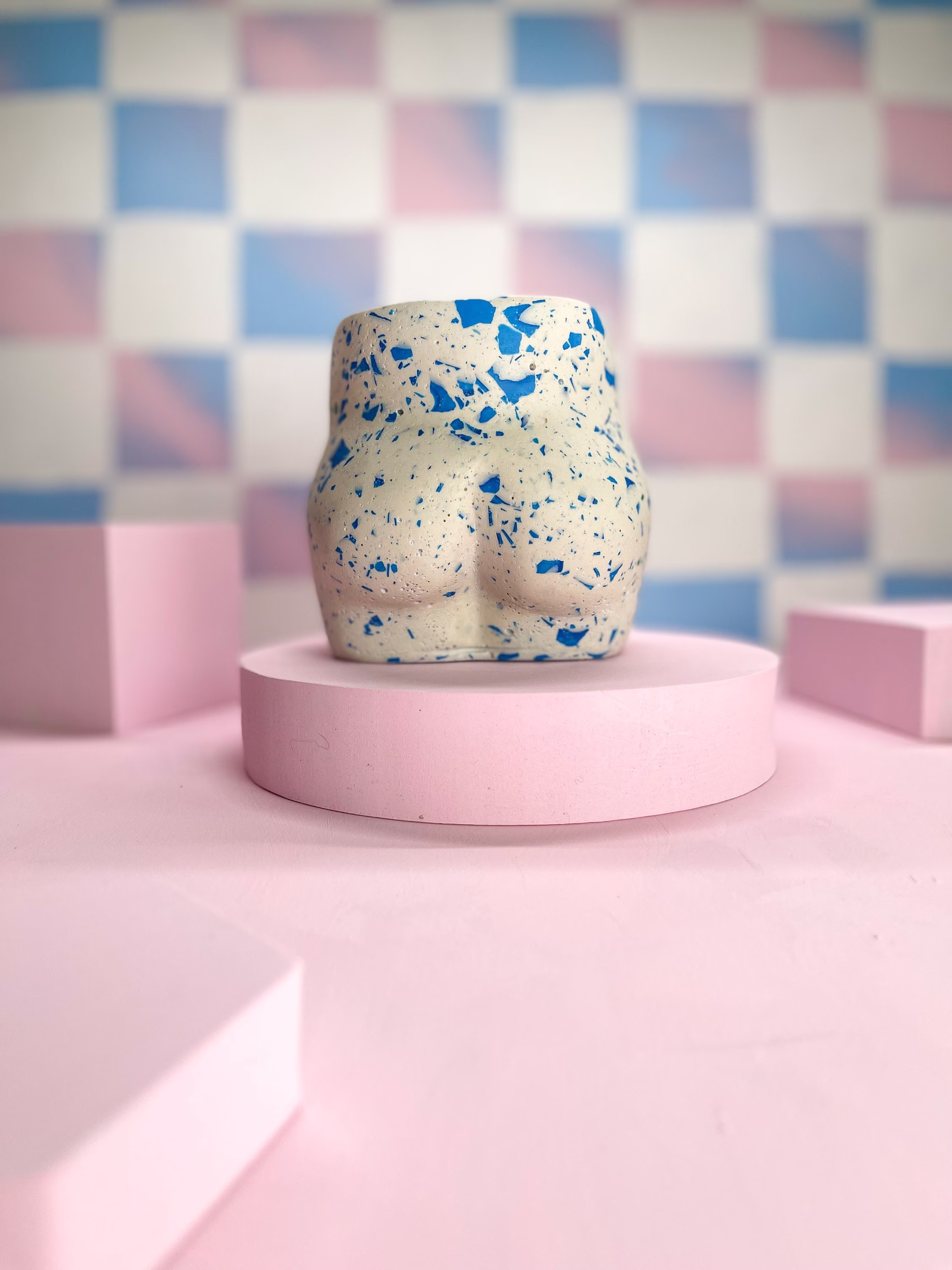 Booty Planter - White & Blue Chips