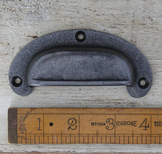 Plain Lipped 100mm Antique Style Cast Iron Cup Handle Rustic Industrial Drawer Knob Pack Of 1 Or 10