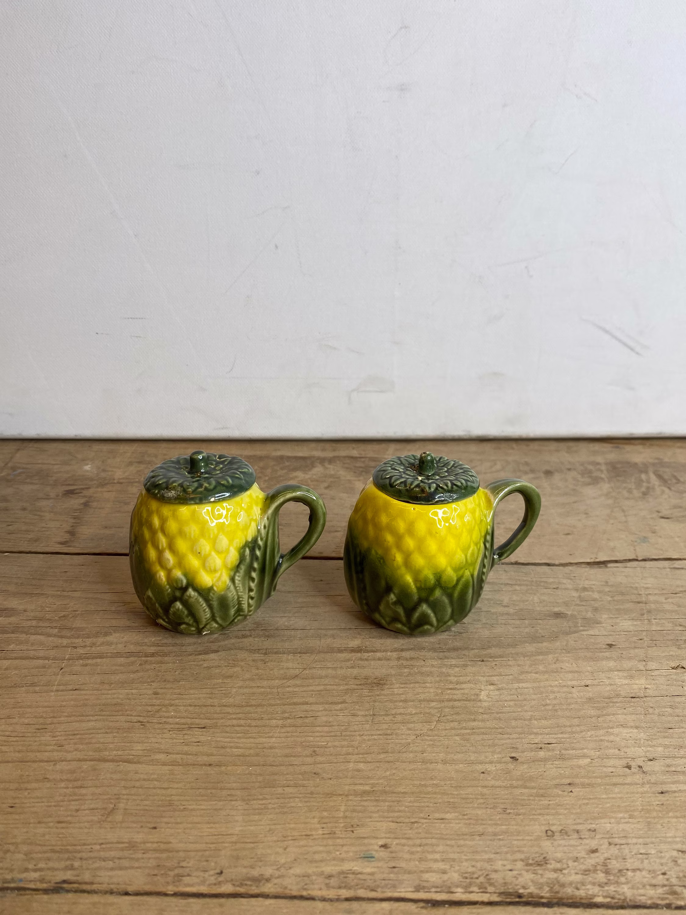 Vintage Kitsch Pair Of Corn On The Cob Style Small Cups With Lids in Good Condition