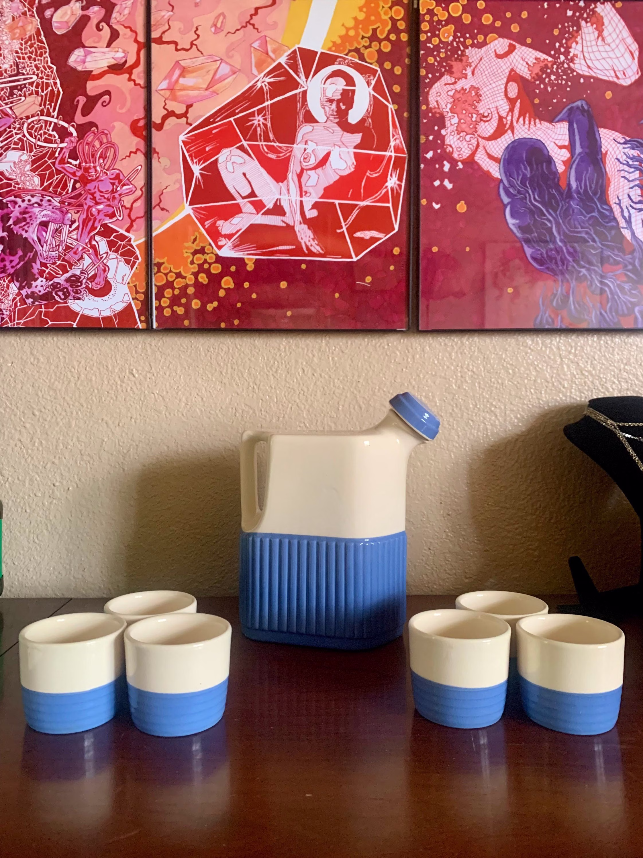 Rare Vintage Universal Potteries Inc Blue & White Ovenproof Stoneware Cork Stopper Pitcher Cup Set