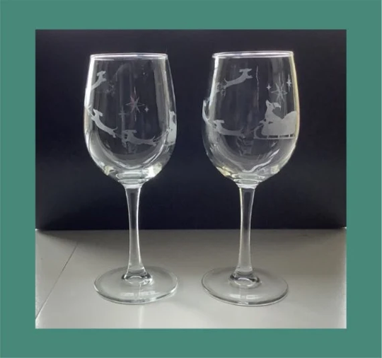 Dachshund Into Christmas - Stemmed Wine Glasses Set Of 2