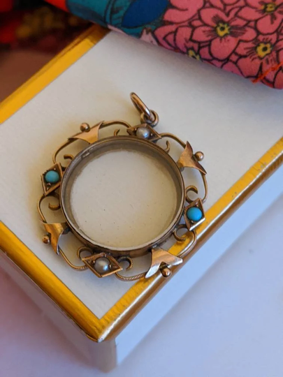 Edwardian Glass, Turquoise & Pearl Locket | Round Glass Front Photo Shaker