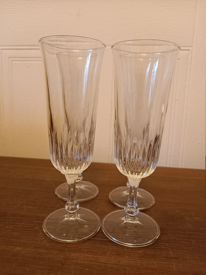 2 Vintage Clear Ribbed Champagne Glasses