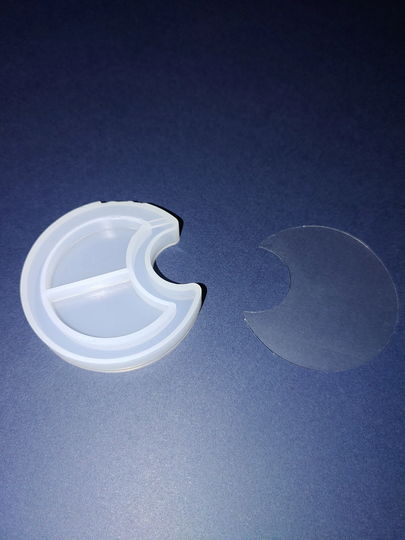 Moon Shaped Shaker Mold With Film