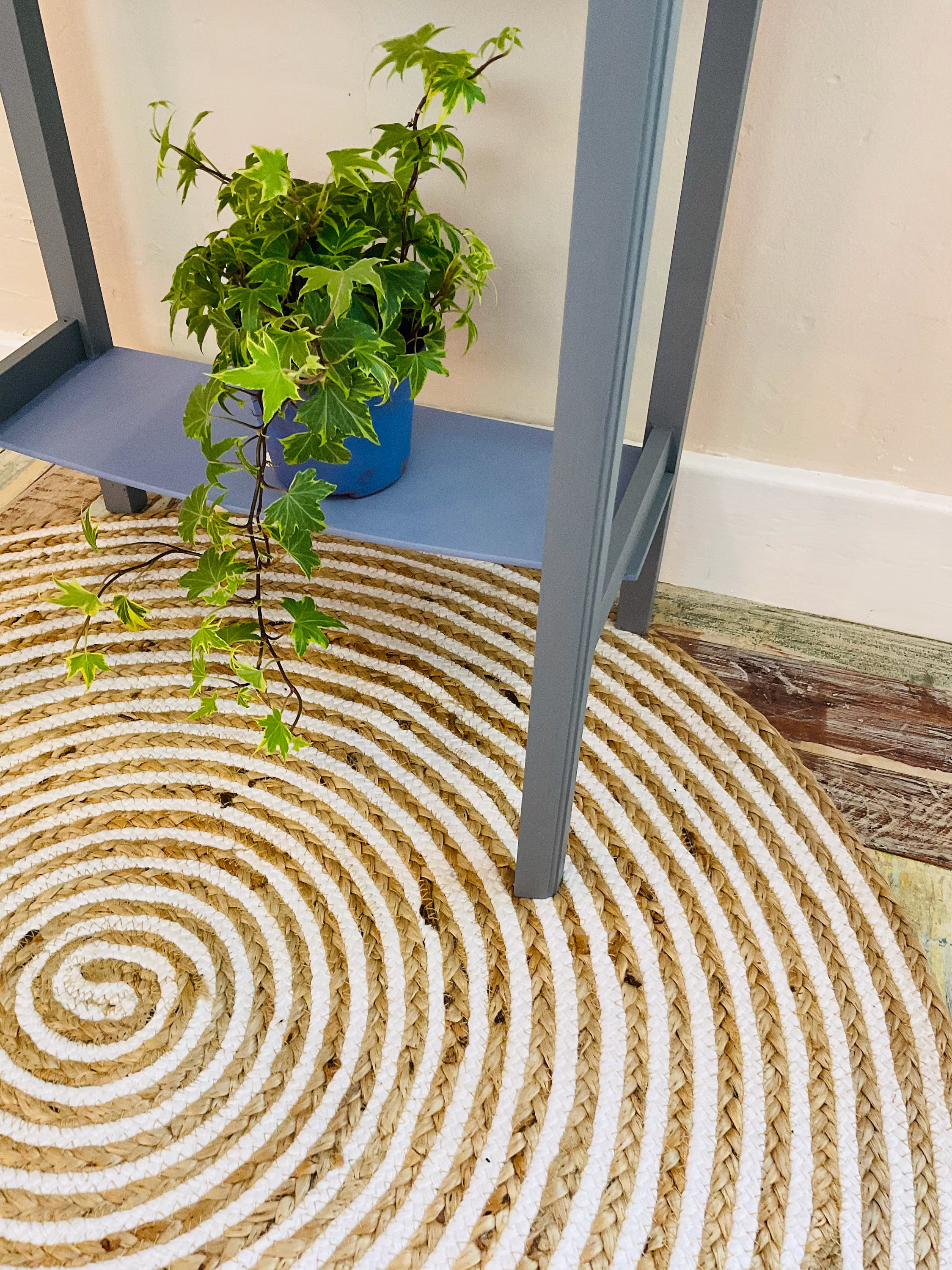 Chakkar Pale White Stripe Braided Jute Round Rug Small Medium Large Extra