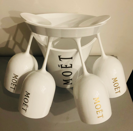 4 Moet & Chandon White Acrylic Champagne Goblet Glasses With 1 Moët & Ice Bucket