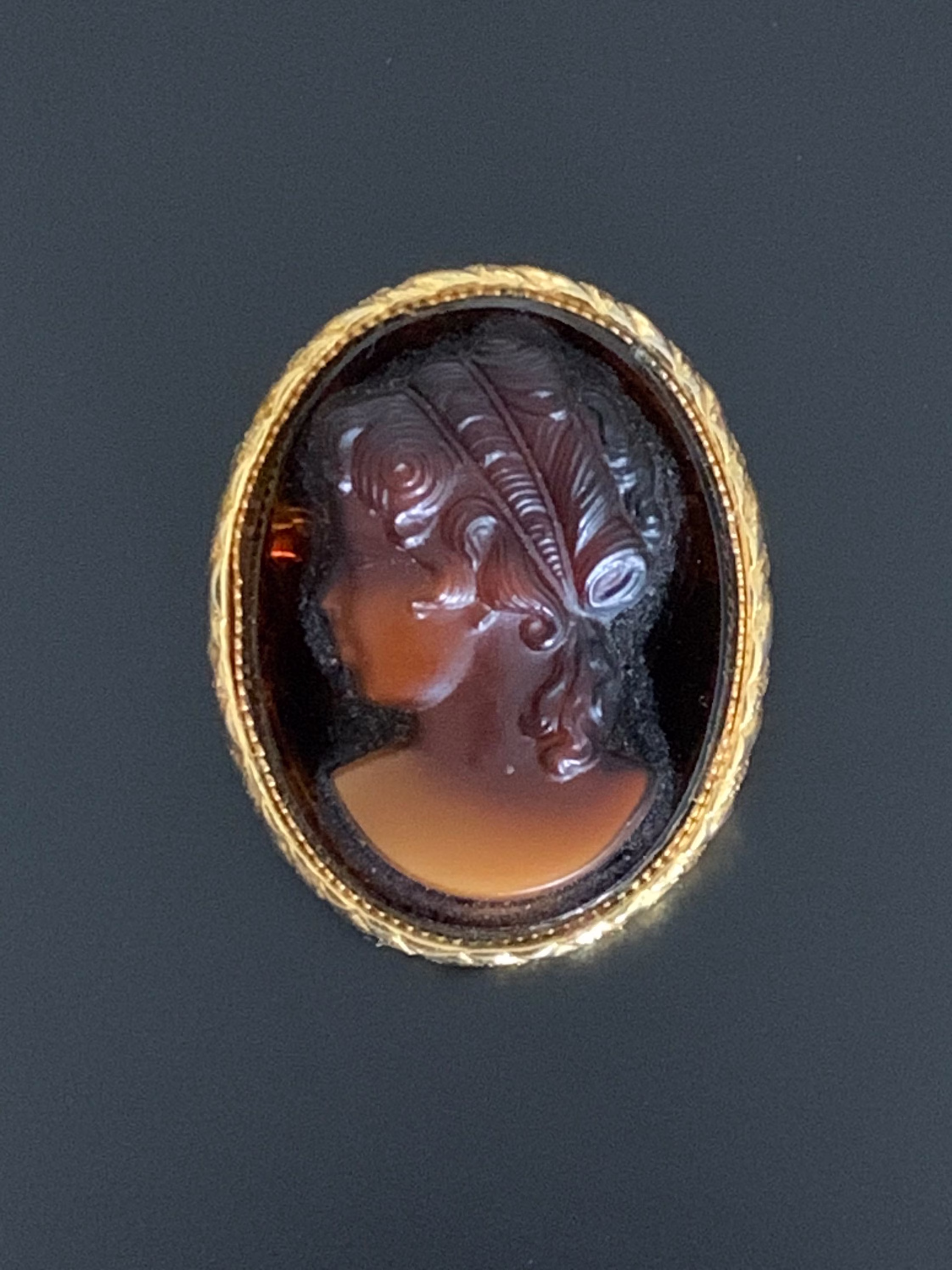 Vintage Root Beer Glass Cameo Brooch With Gold Tone Setting