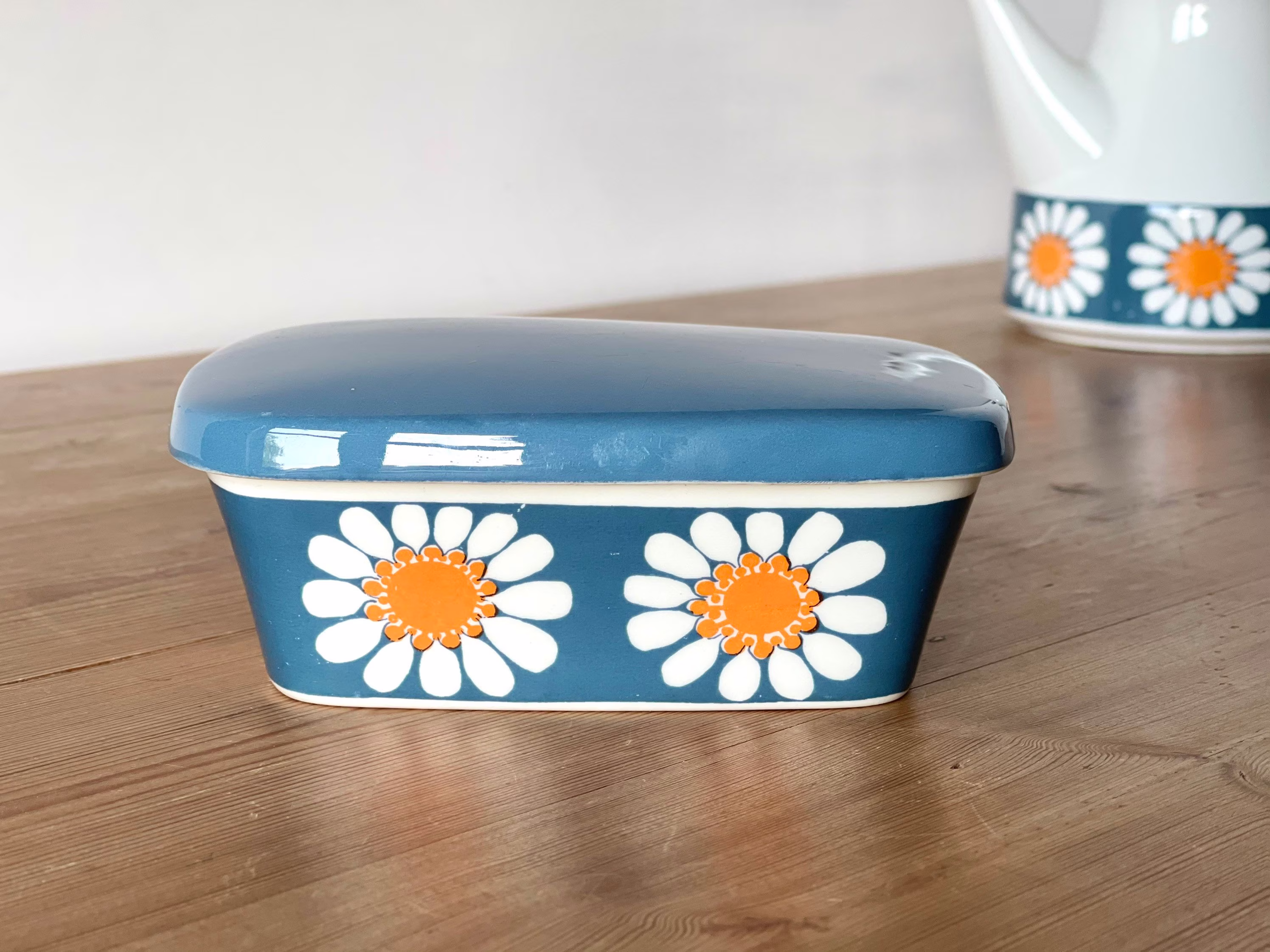 Rare Daisy Butter Dish Figgjo Flint, Turi Design/Gramstad Oliver. Produced 1969 -1975. Scandinavian Mcm