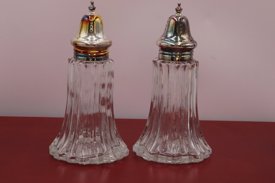 Wm Rogers & Son Silverplated Salt & Pepper Creamer Crystal Shakers/ Shakers