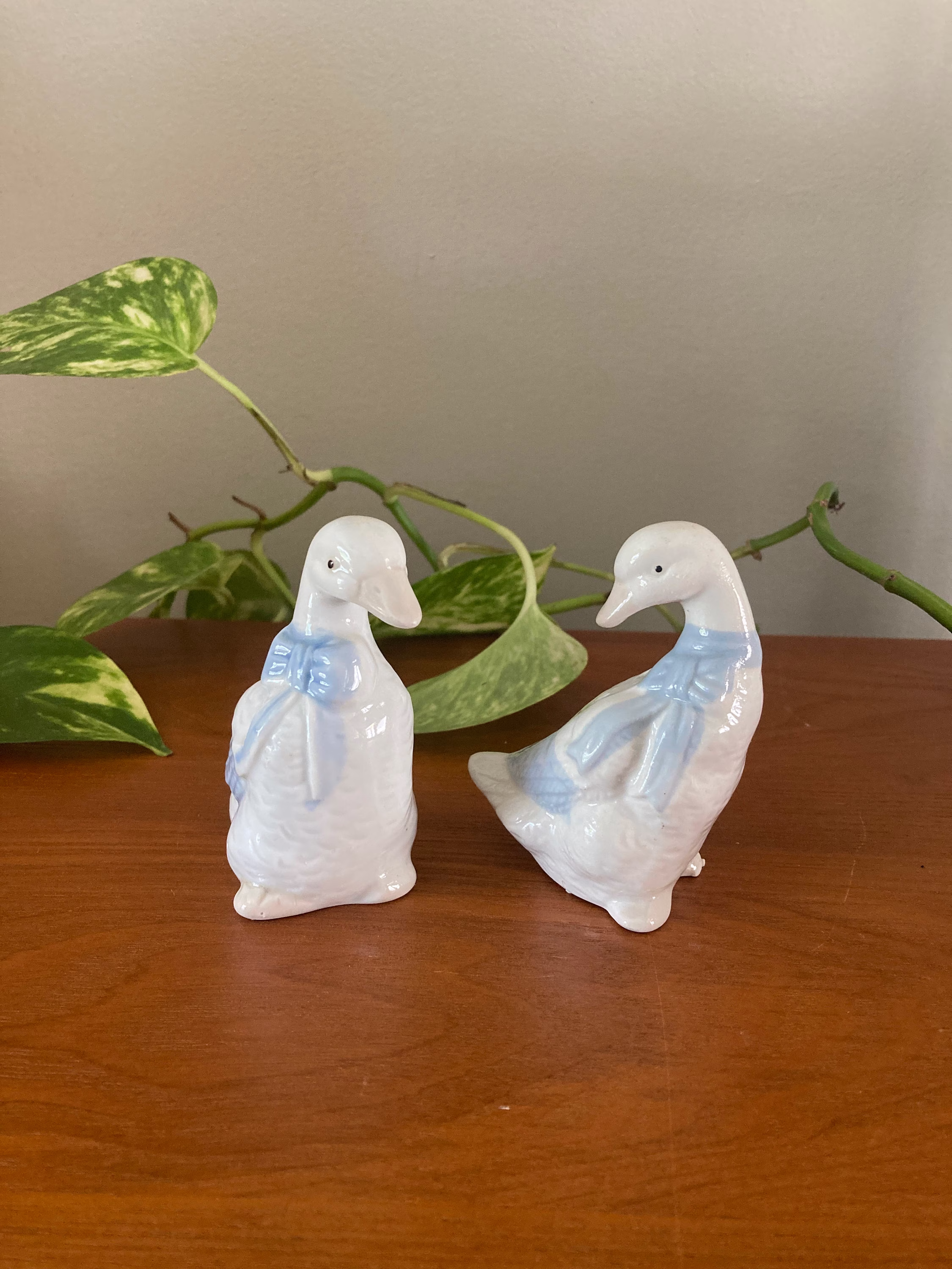 Vintage Geese Salt & Pepper Shakers Made in Taiwan Country Kitchen Decor Farmhouse Cottage