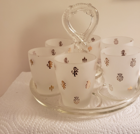 Vintage White Frosted Gold Lion 4 Ounce Glasses With Caddy Barware