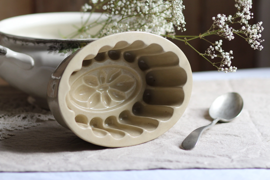 Antique Ceramic Jelly Mould. Oval Shape. Deep Bowl. Moulded Candle Holder. Trinket Dish. Vintage. Victorian. Circa Late 1800S