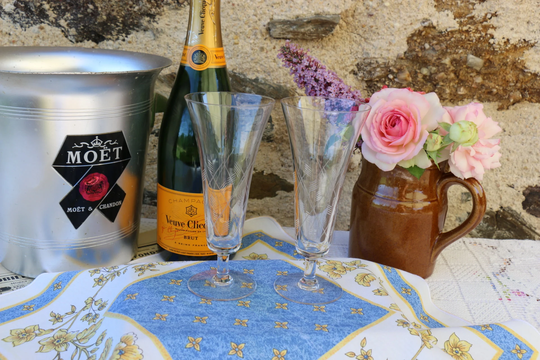 Pair Of Pretty French Vintage Etched Champagne Flutes. Cafe Bar Chic