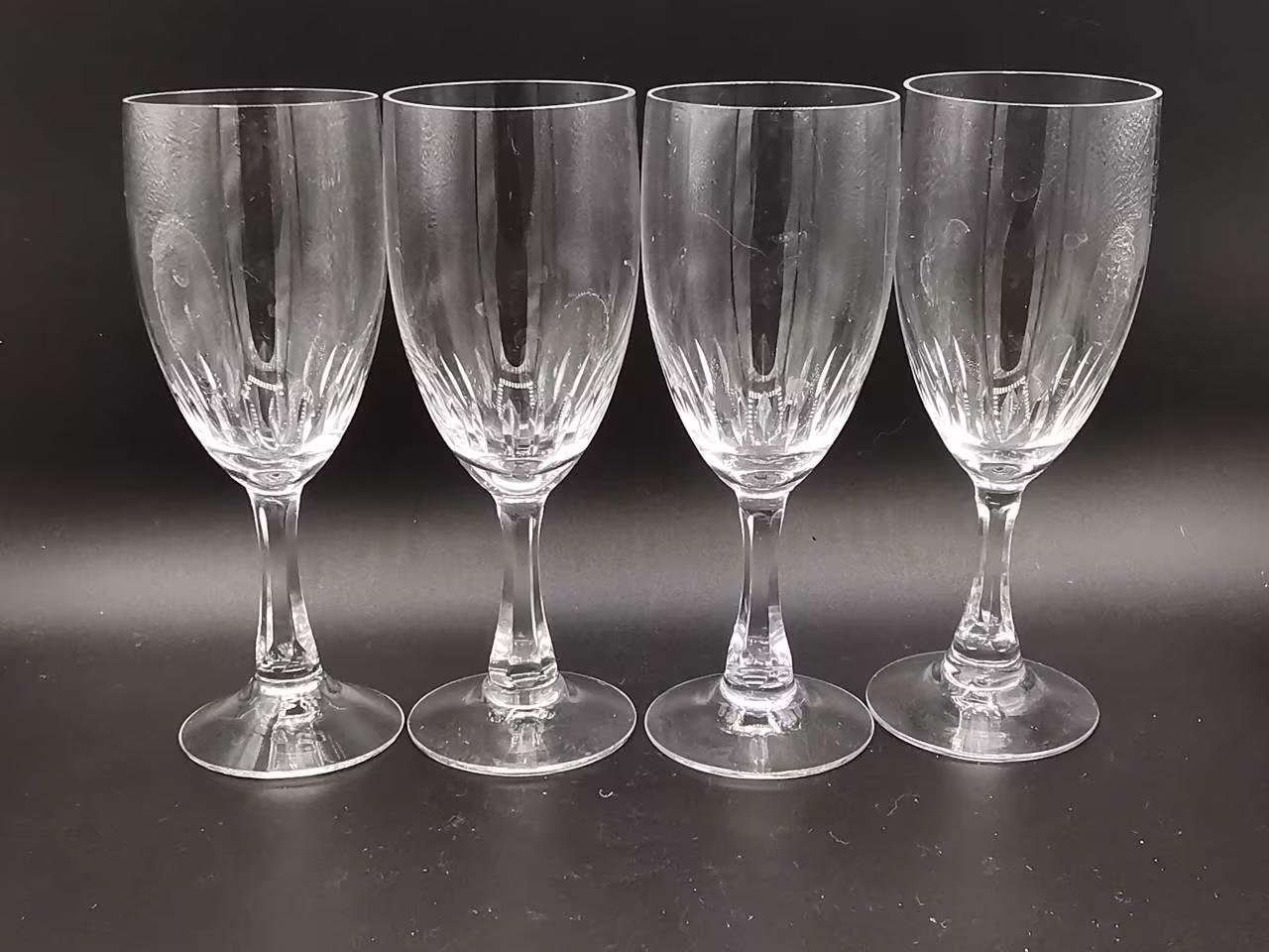 4 Crystal Wine Glasses, 15.4cm Tall Vintage Bar Ware