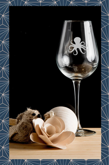 Octopus Engraved On Wine Glass. Beautiful Etched Personalised With Any Name. Design Won't Wear Off Like Vinyl.97