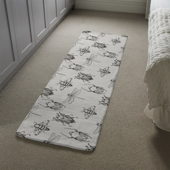 Lamontagne Sketch of Scarab Beetle, May Bug, Bee and Dragonfly Designer Shaggy White/Grey Rug