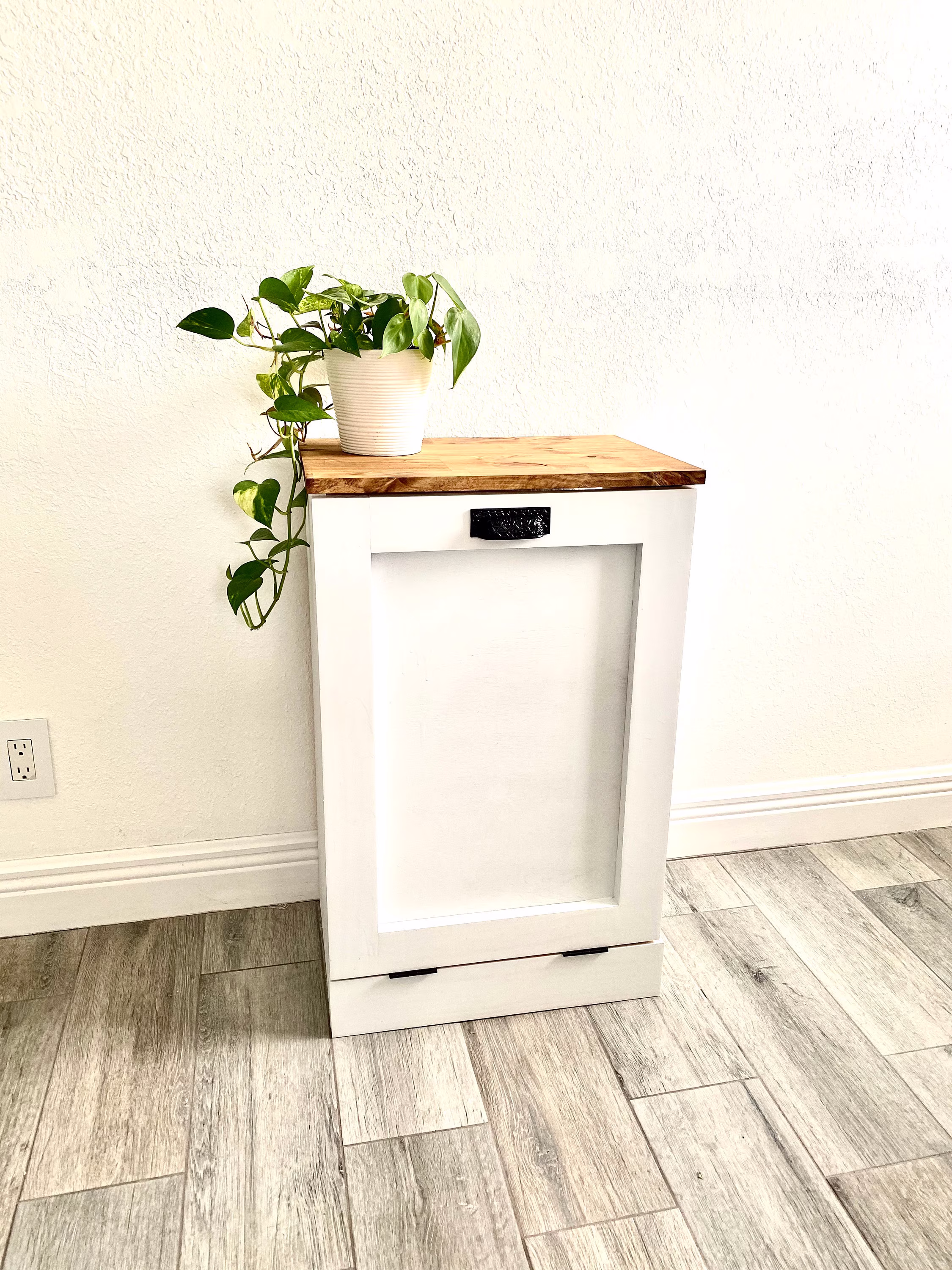 Trash Bin - Shaker Style Framed Doors