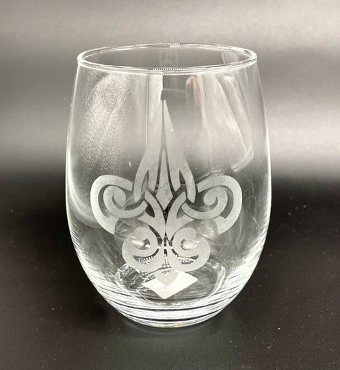 Celtic Fleur De Lis Etched Wine Glass