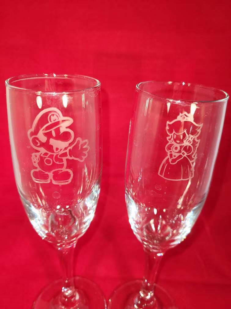 Mario & Princess Peach Etched Champagne Flutes, Geeky Wedding Glasses