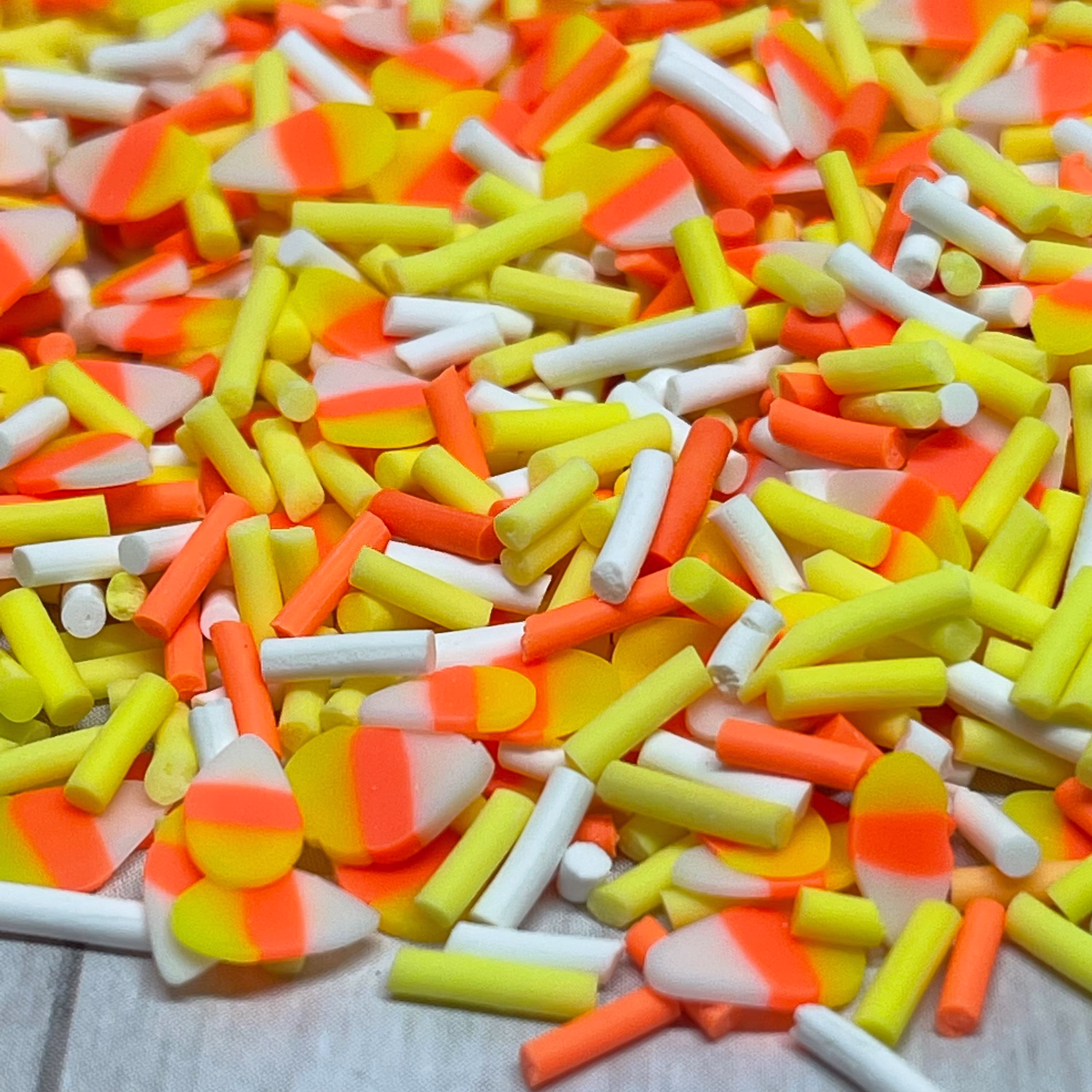 Polymer Sprinkles, Halloween Candy Corn, Clay Halloween, Polymer Jimmies, Kawaii Sprinkles