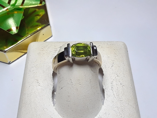 Estate 1.00Ct Natural Oval Peridot Bar Set Sideways 2Tone 14Kt Gold Ring #15892