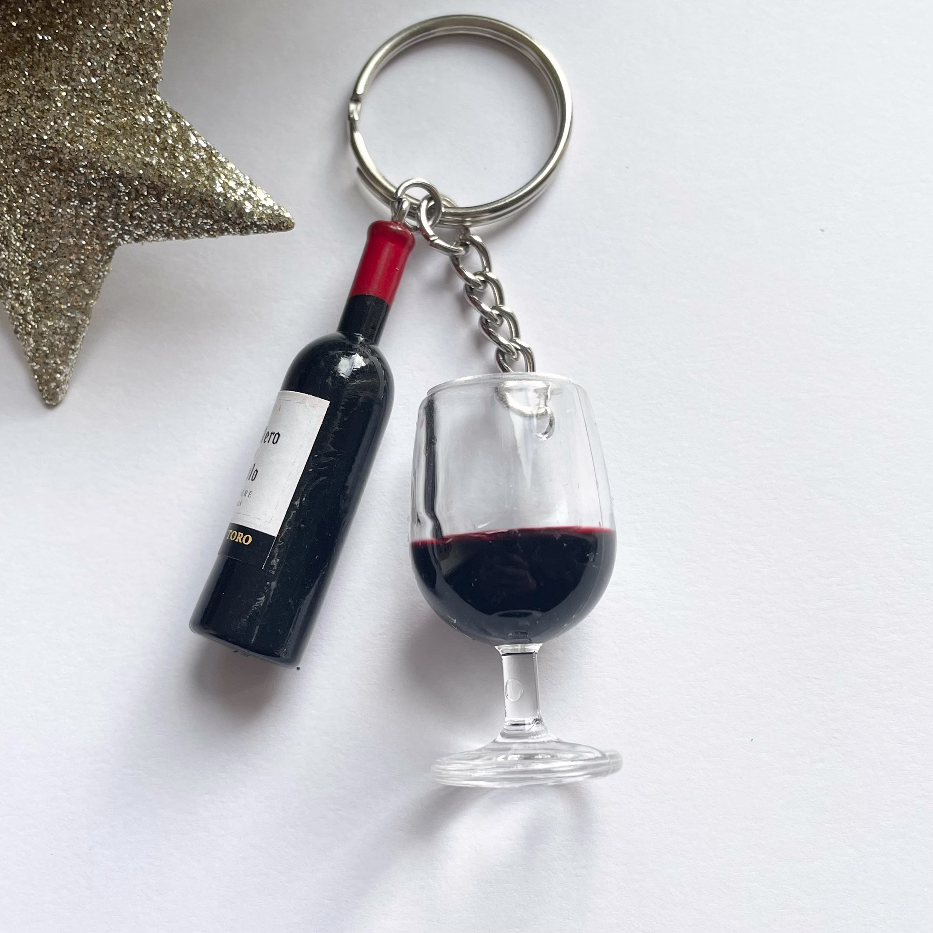 Novelty Wine Glass Keychain, Drinkers Gift, Novelty Red Lover, Secret Santa Gift