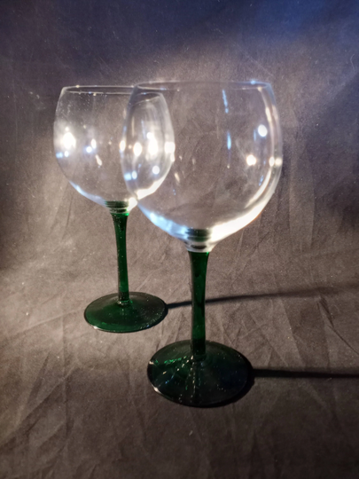 Set Of 2 Green Stem Balloon Wine Glasses